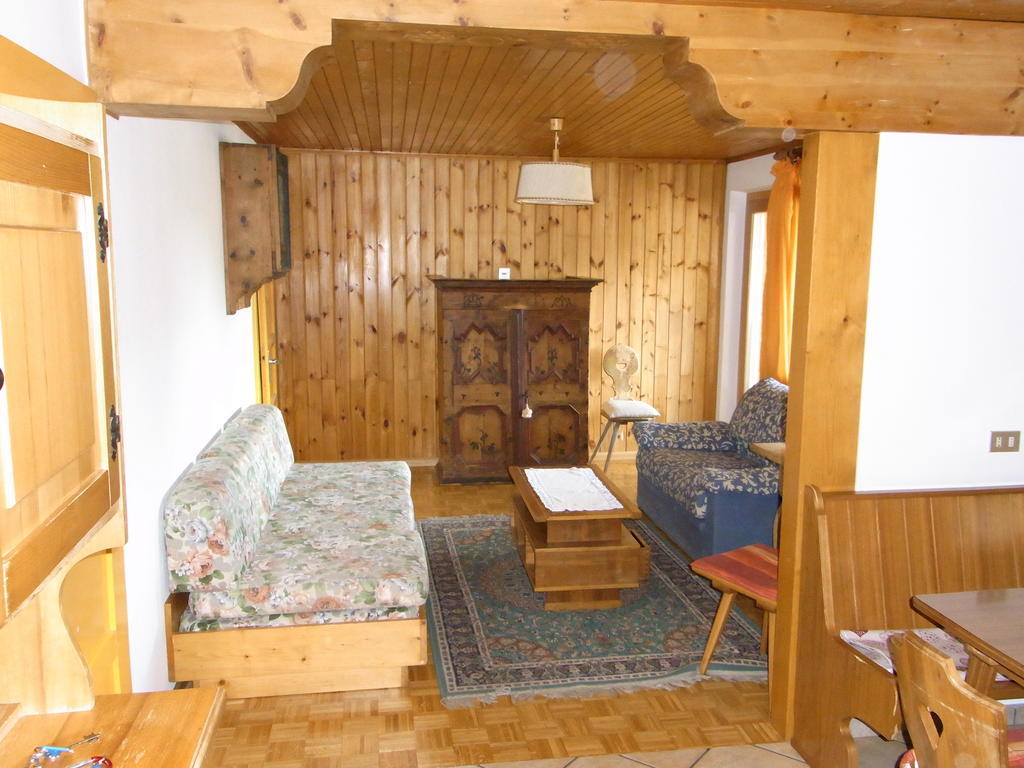 Casa Elisa Apartment Pozza di Fassa Ruang foto